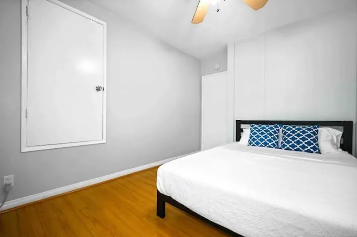 Elegant Beachside 2 Bed 2 Bath Long Beach